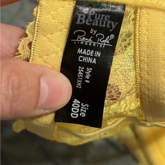 Rene Rofe Yellow, Lace pattern, padded, underwire bra. 40DD - Picture 2 of 3